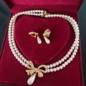 Vintage Double Strand Faux Pearl/Center Gold Tone Bow